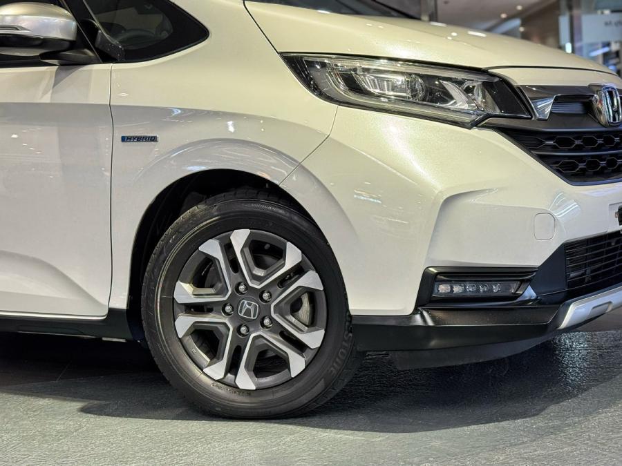 Freed Hybrid Crosster - Image 3